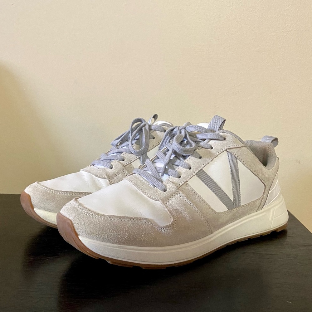 Vionic Women's Curran Rechelle Casual Sneaker- Size 9
